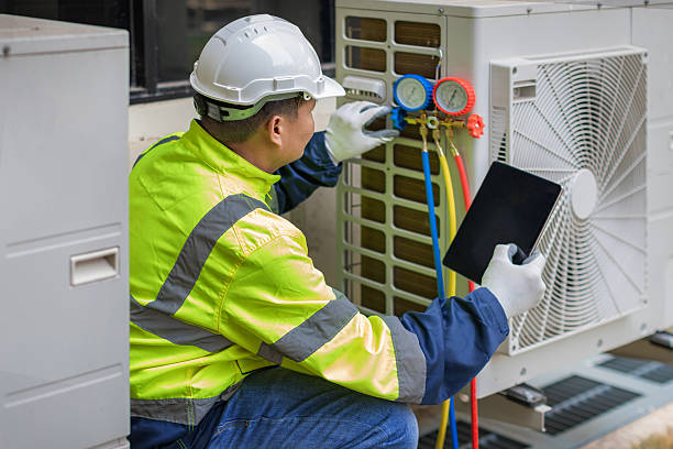 Professional Hvac technician working in Euless, TX